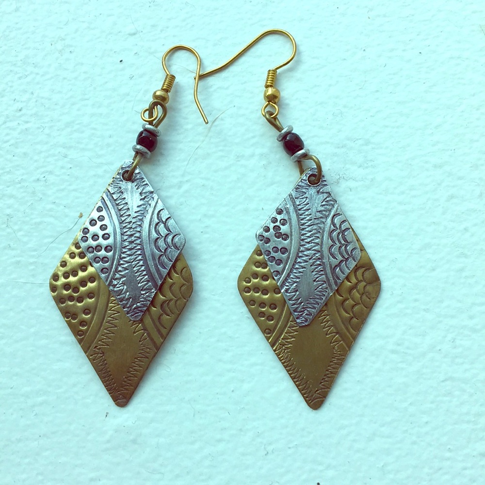 NEVER WORN Silver / gold earring
